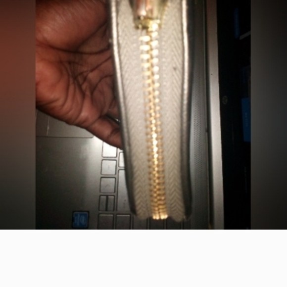 Prada Black Wallet Free Shipping - Picture 5 of 13